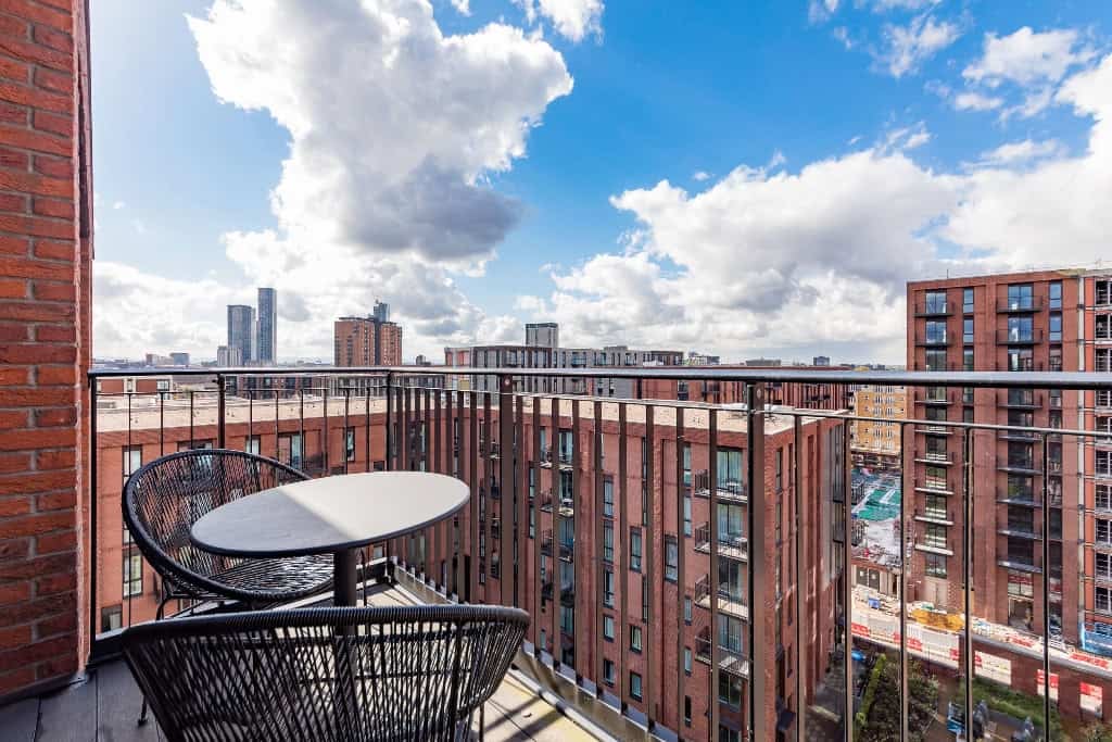 Flat Lockside Lane in Salford