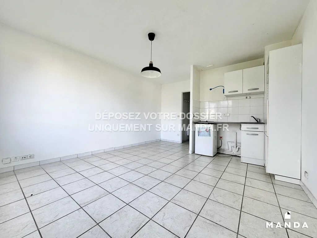Flat Avenue Henri Barbusse in Dammarie-les-Lys