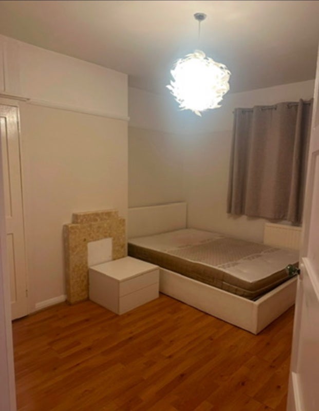 Room Alnwick Road in Greater London
