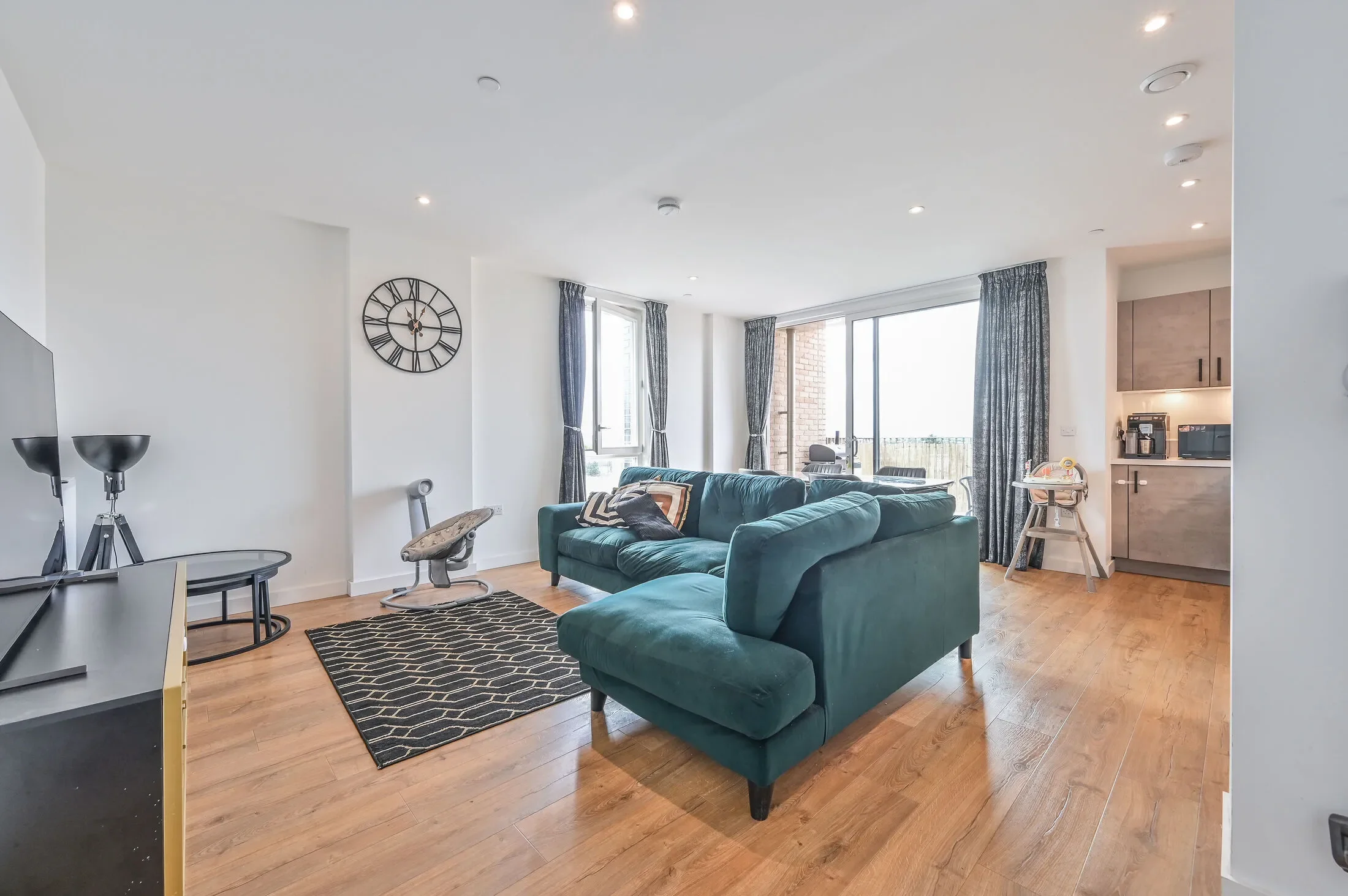 Flat Prout Grove in Greater London