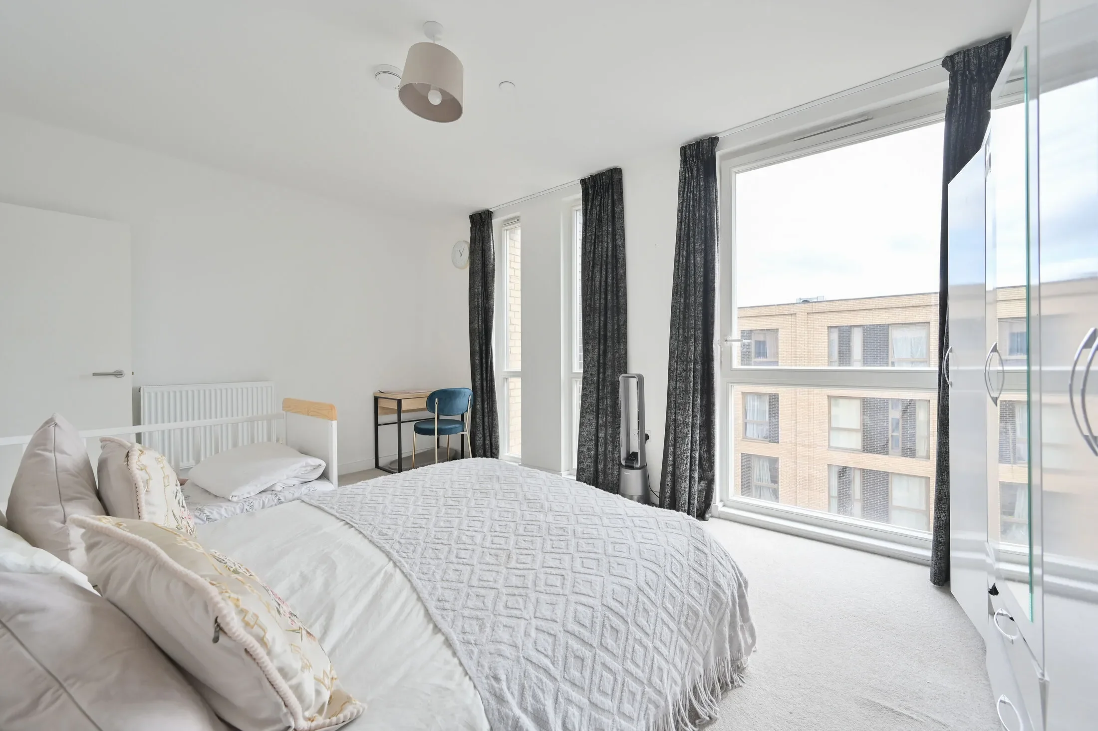 Flat Prout Grove in Greater London