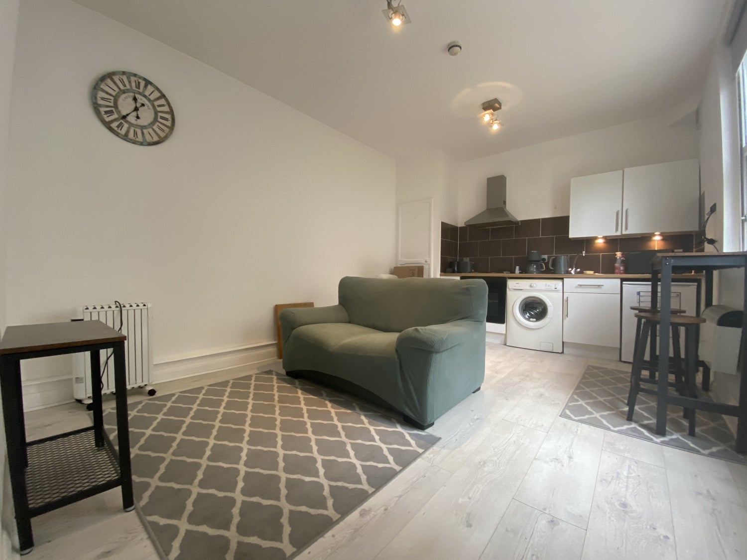 Flat Connaught Road in Cardiff