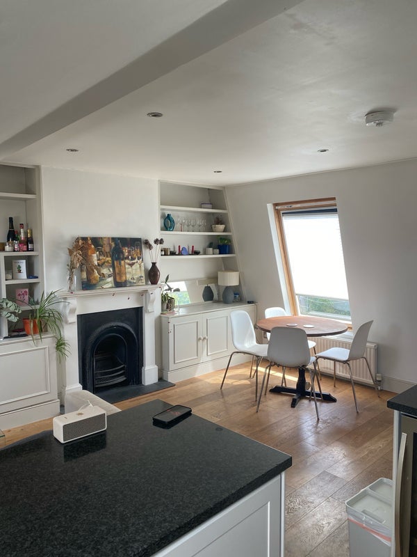 Flat Davisville Road in Greater London