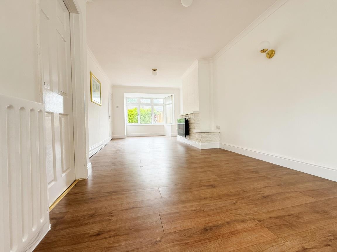 House Hawthorn Road in Surrey Heath
