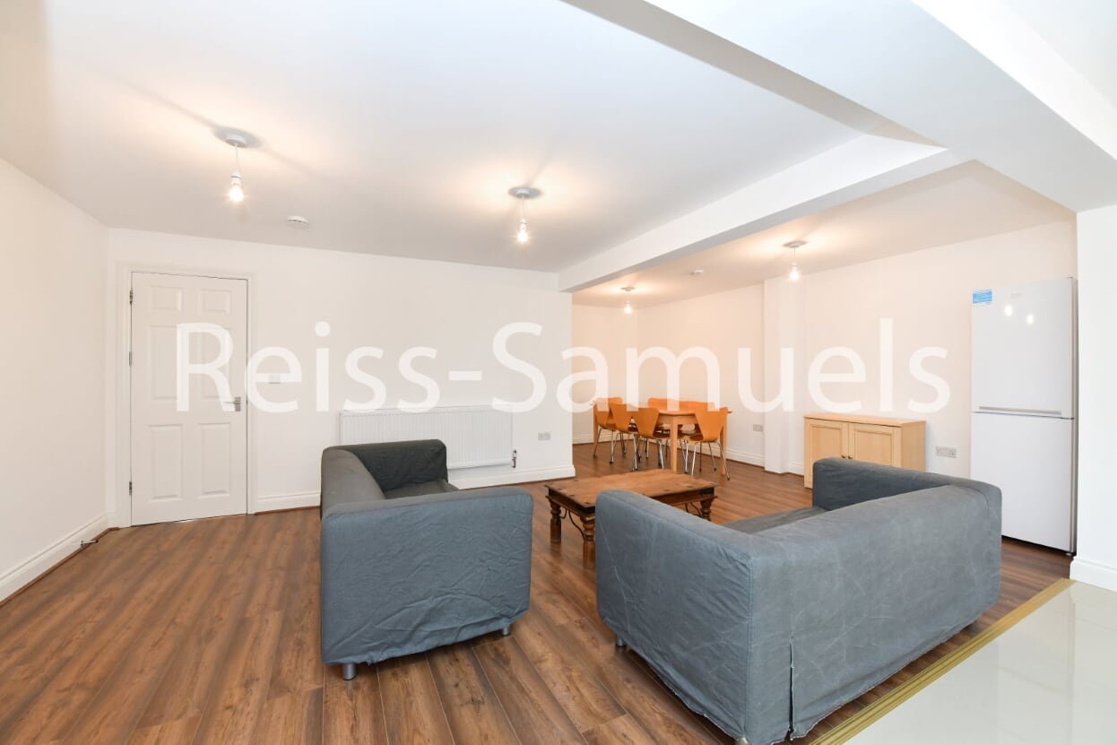 Flat Lockesfield Place in Greater London