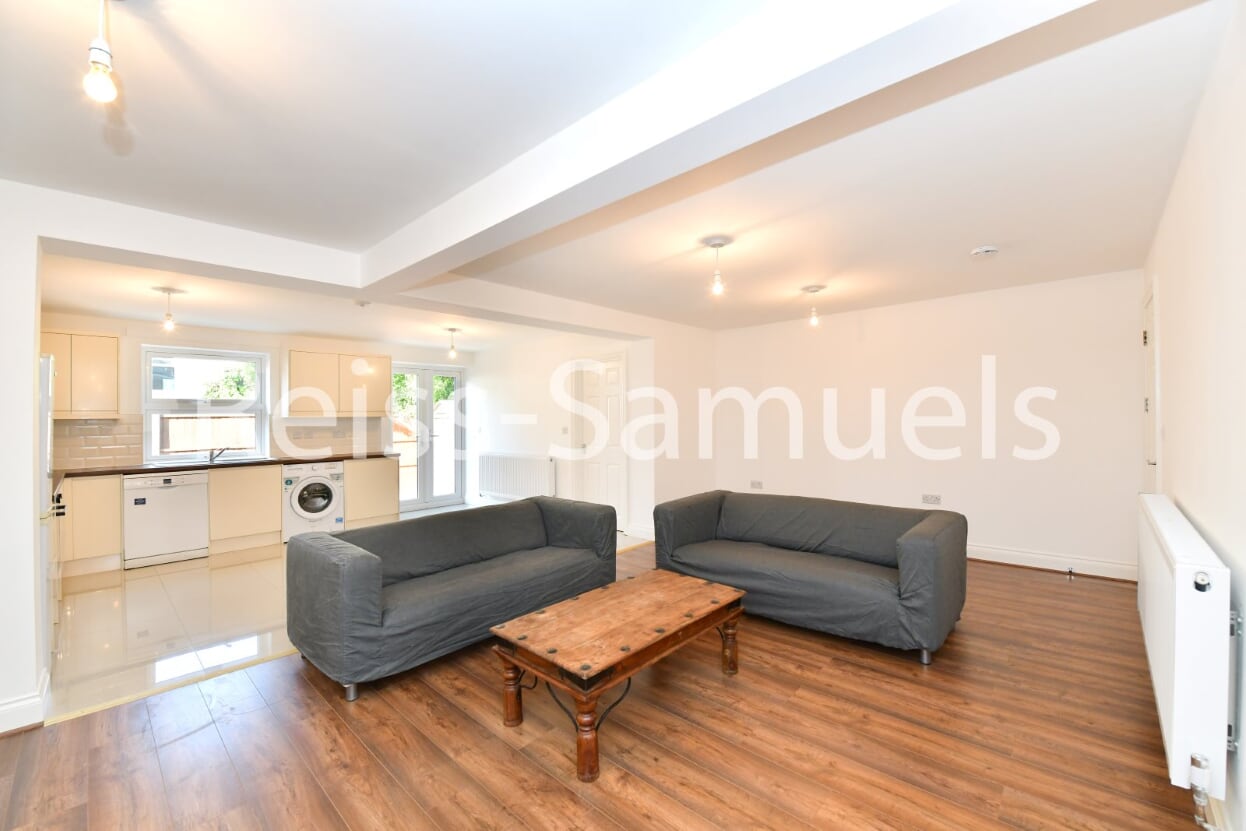 Flat Lockesfield Place in Greater London