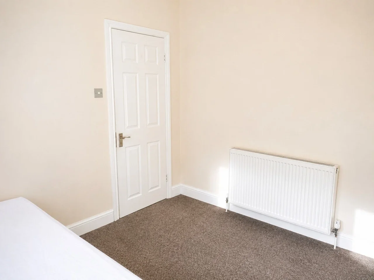 Room Olive Road in Greater London