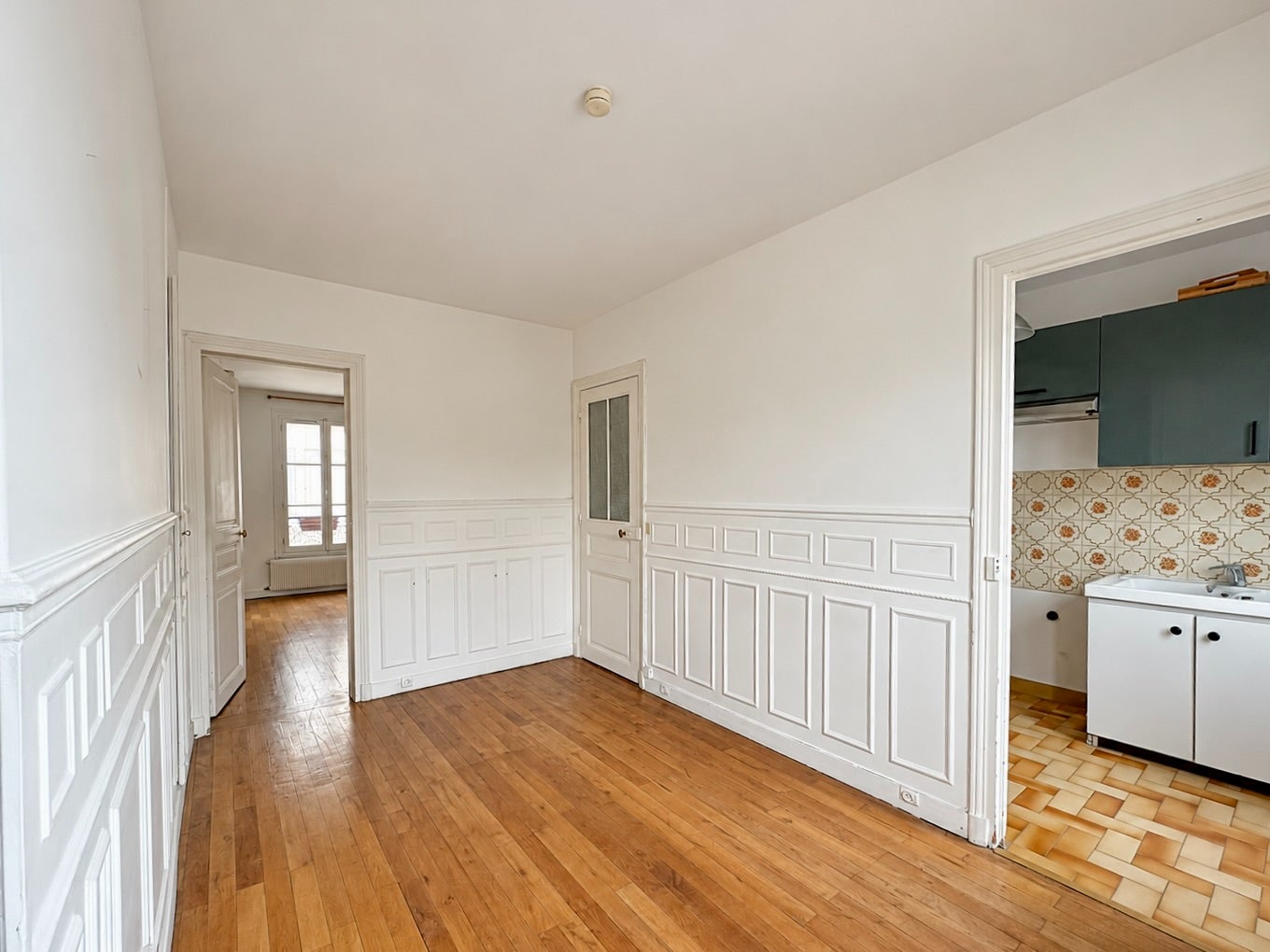 Flat Rue Pierre Larousse in Paris