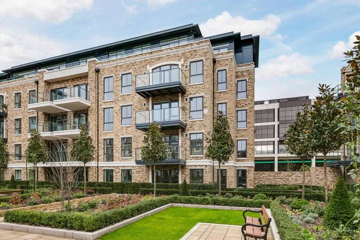 Flat Heathfield Terrace in Greater London