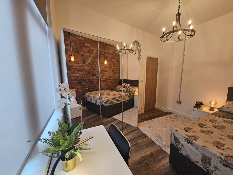 Room Brailsford Road in Manchester