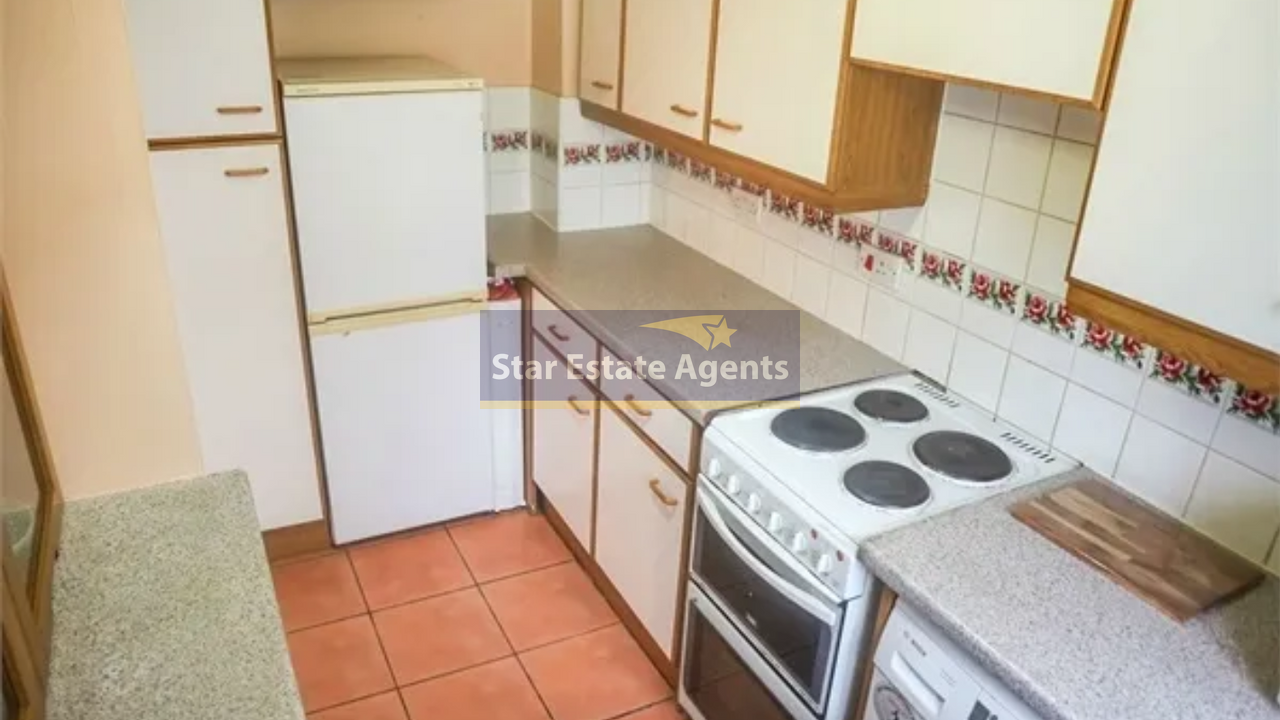 Flat Chartwell Close in Greater London