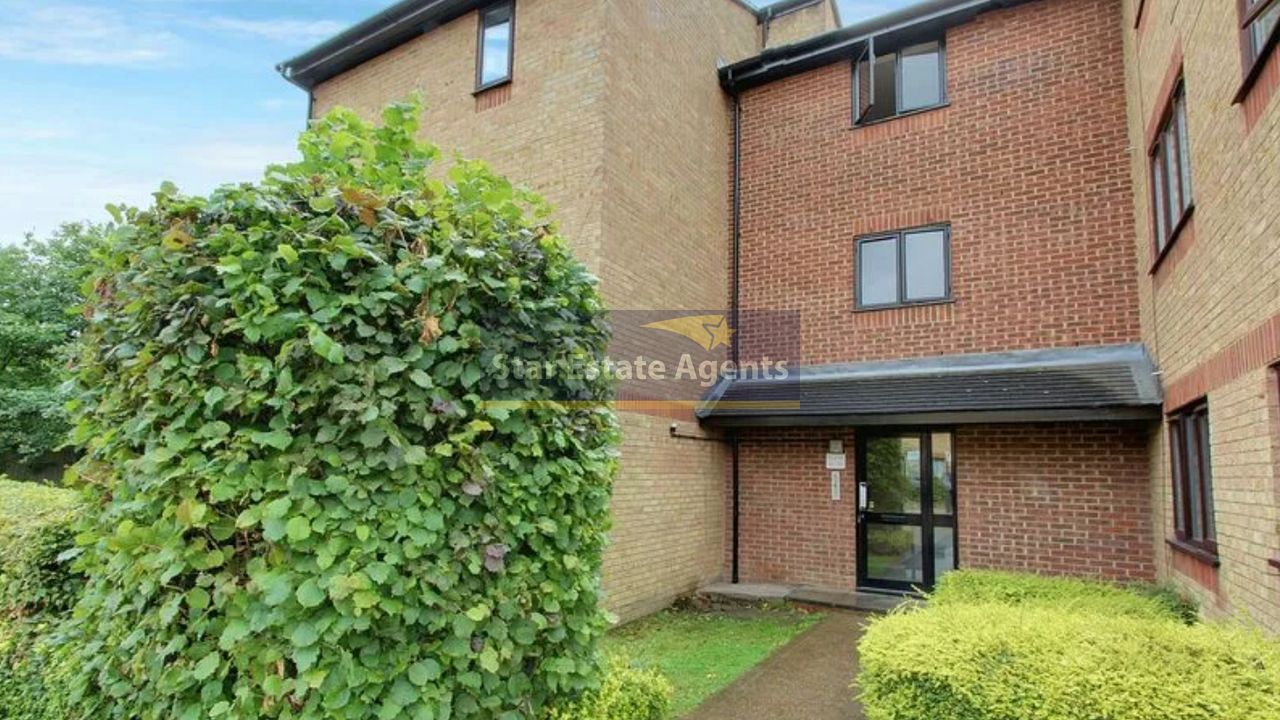 Flat Chartwell Close in Greater London