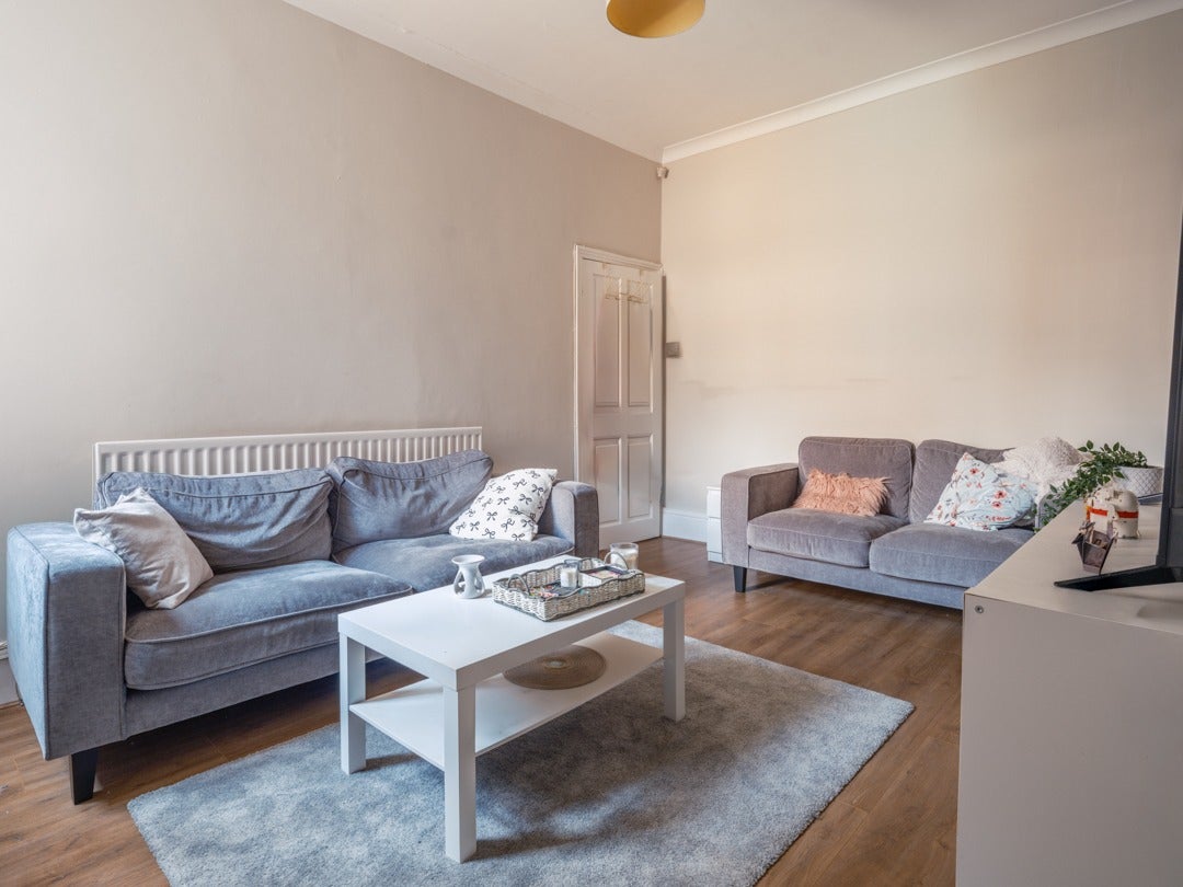 Flat Coniston Avenue in Newcastle upon Tyne