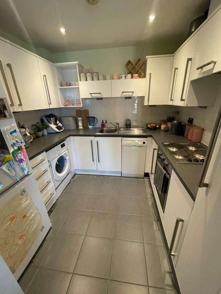 Flat Prince Regent Road in Greater London
