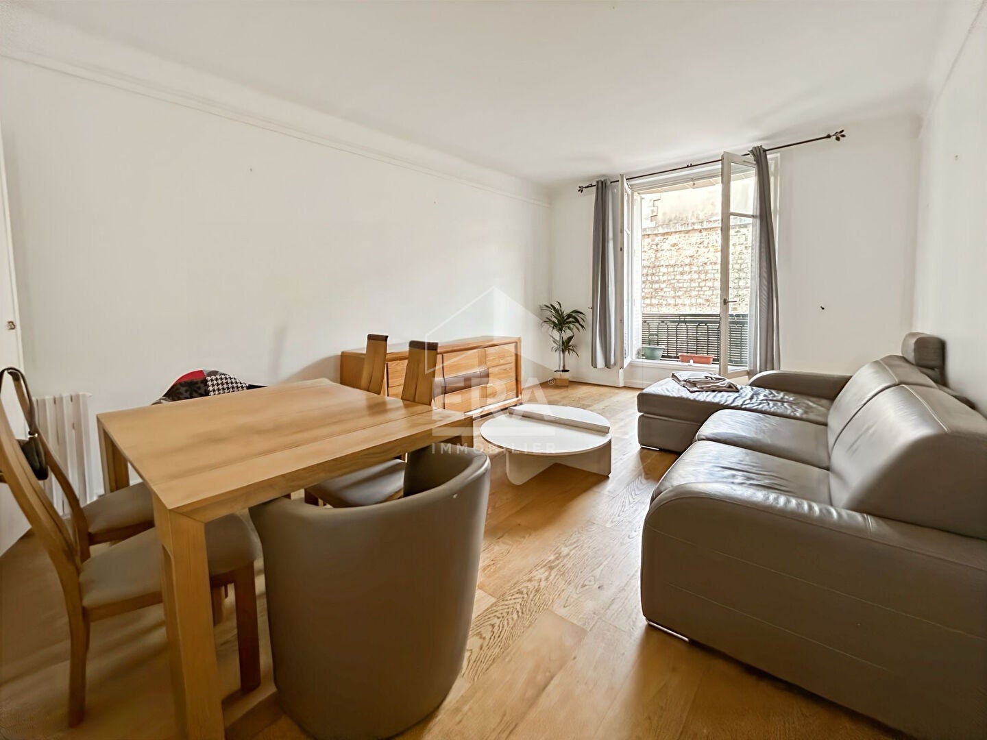 Flat Rue Copernic in Paris