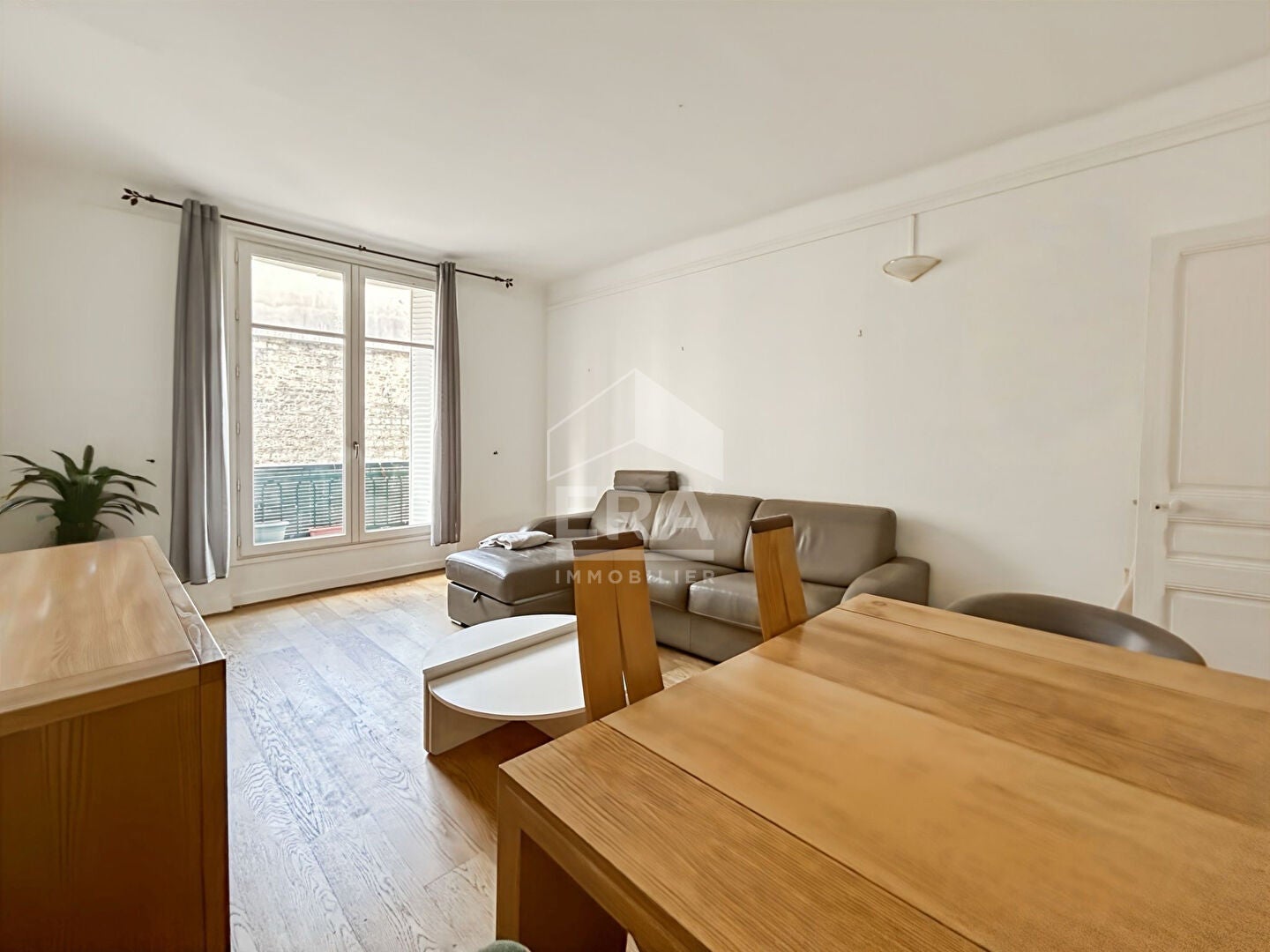 Flat Rue Copernic in Paris