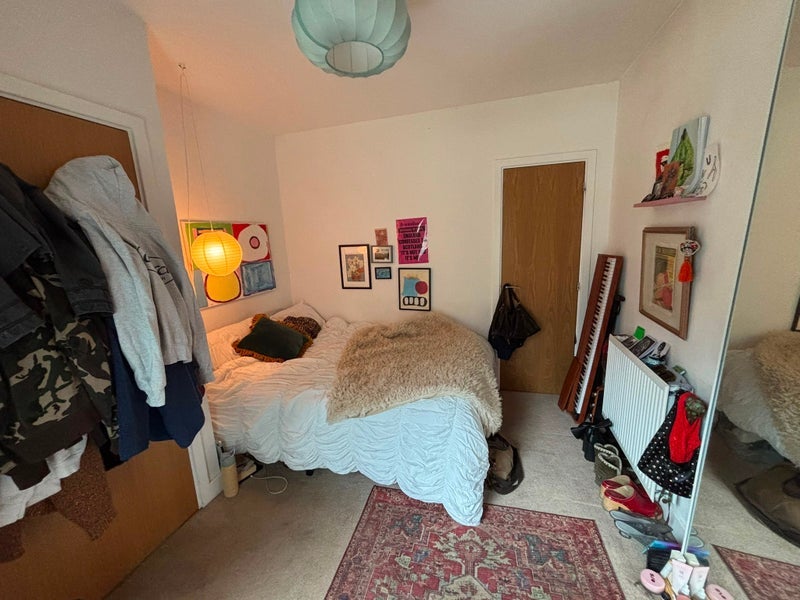 Room Whiston Road in Greater London