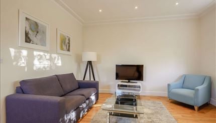 Flat Hammersmith Broadway in Greater London