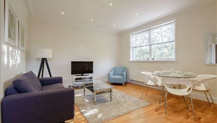 Flat Hammersmith Broadway in Greater London