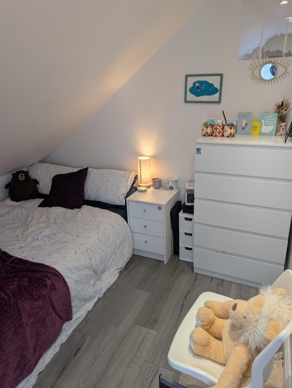 Room Elmfield Road in Greater London