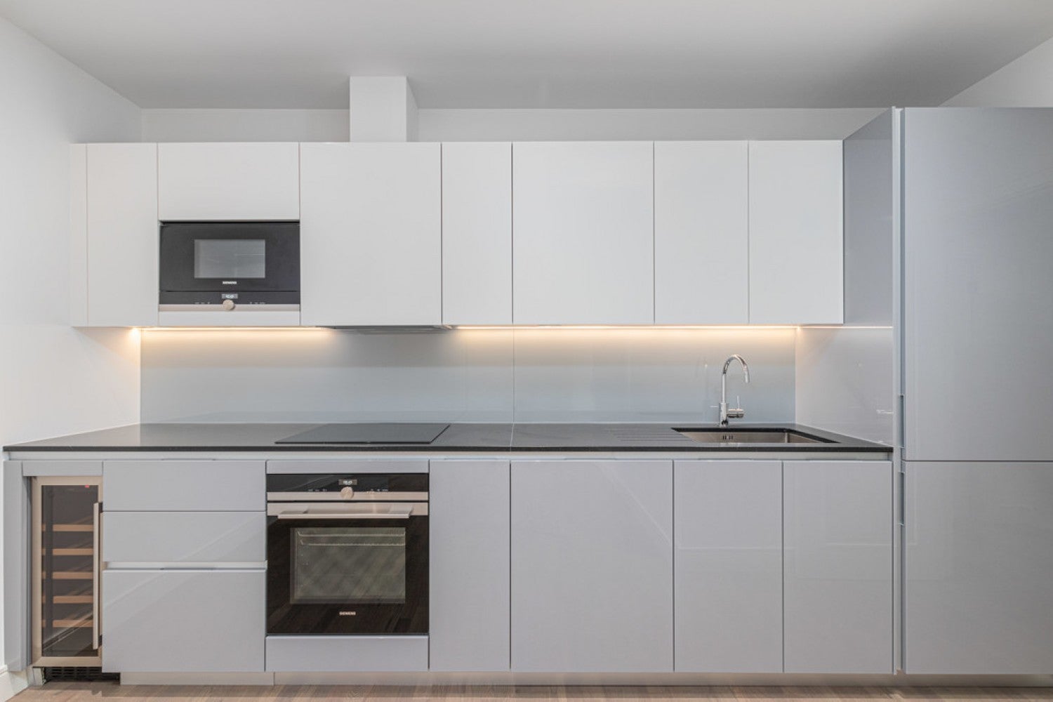 Flat Eltringham Street in Greater London
