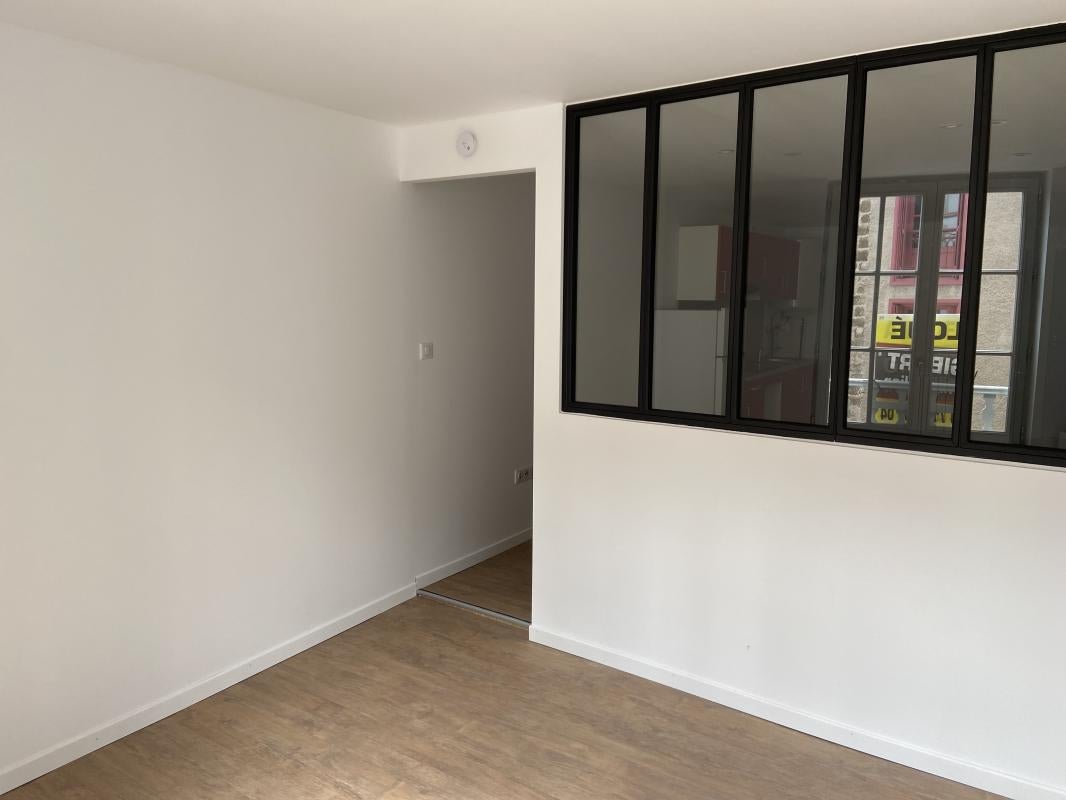 Flat Rue Chaussade in Le Puy-en-Velay