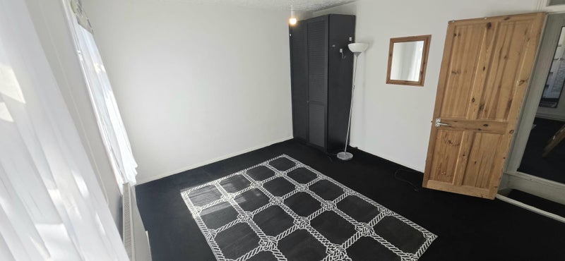 Room Brock Road in Greater London