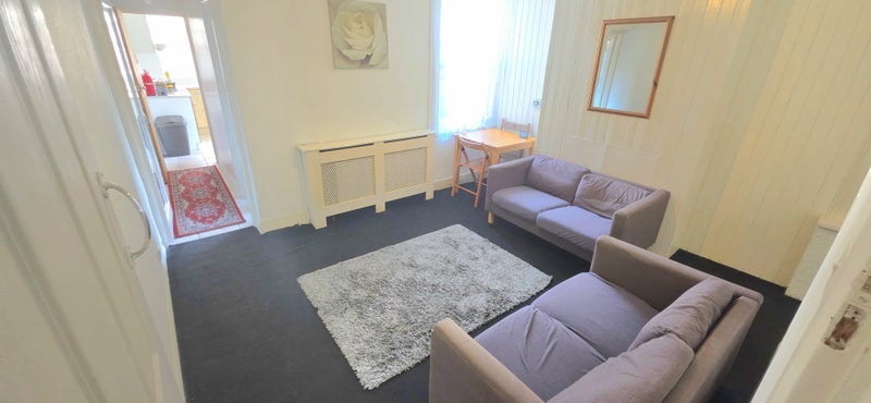 Room Brock Road in Greater London