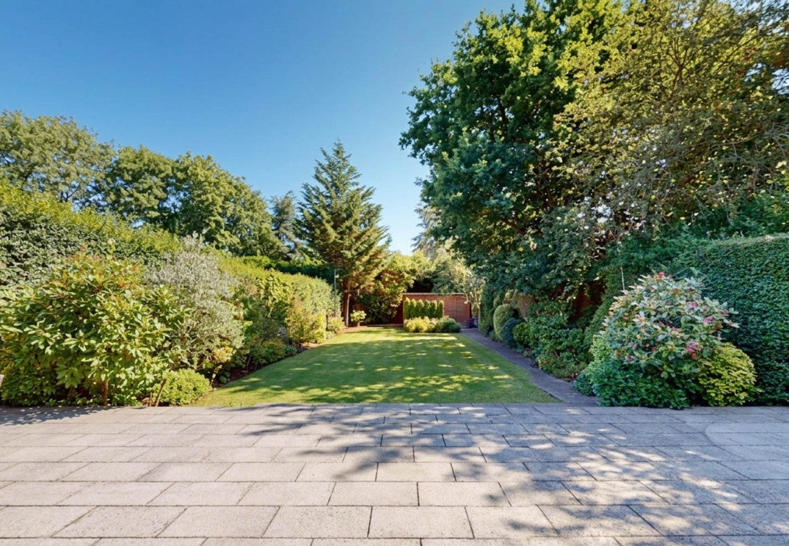 House Litchfield Way in Greater London