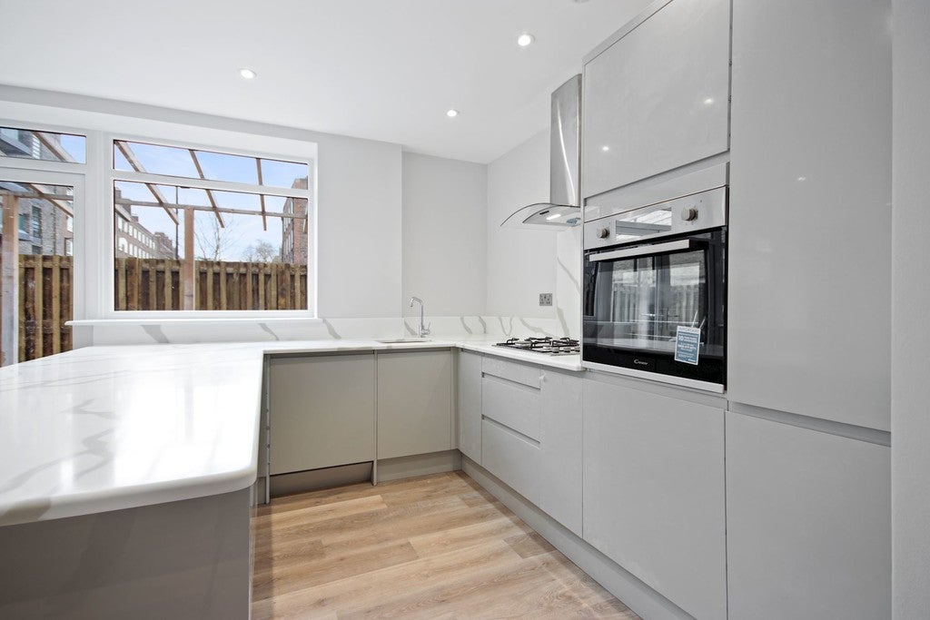 Flat Tabard Street in London