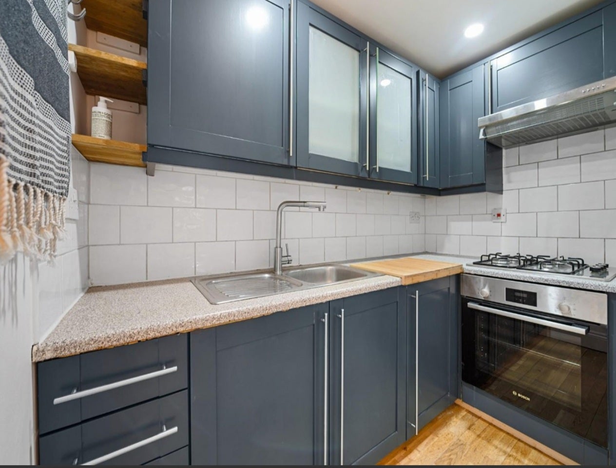 Flat Alkham Road in Greater London