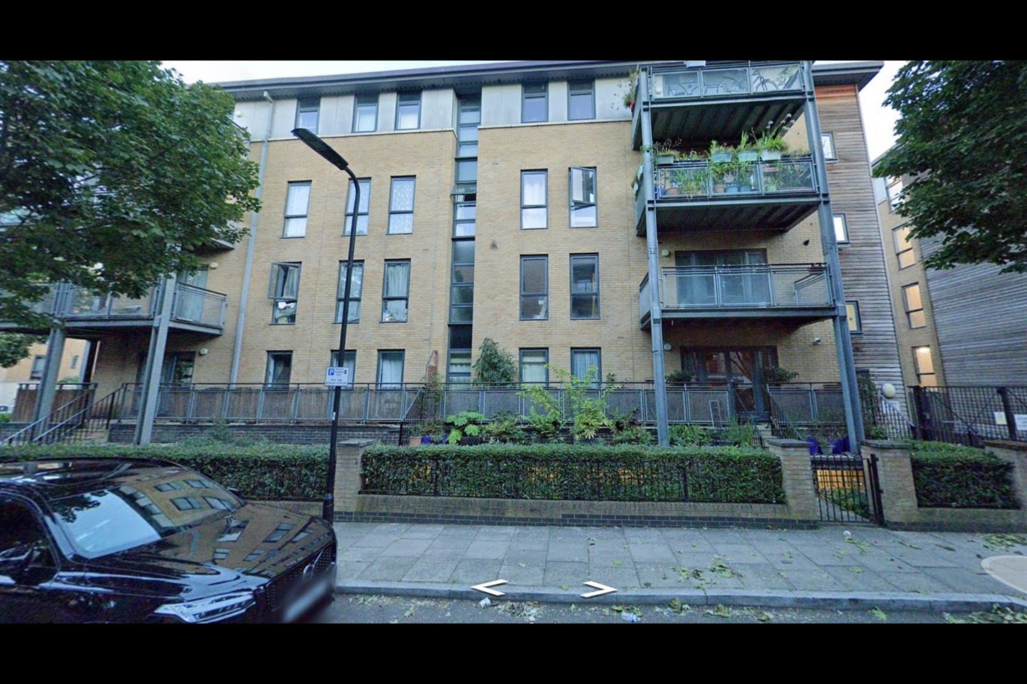 Flat Woodmill Road in Greater London