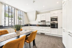 Flat Kynance Place in Greater London