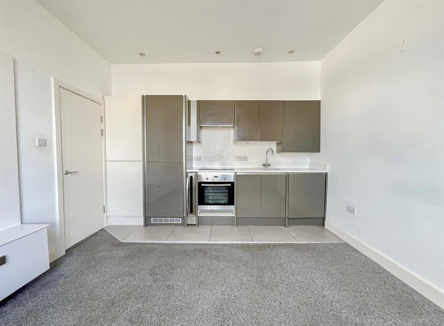 Flat Warrior Square in St Leonards