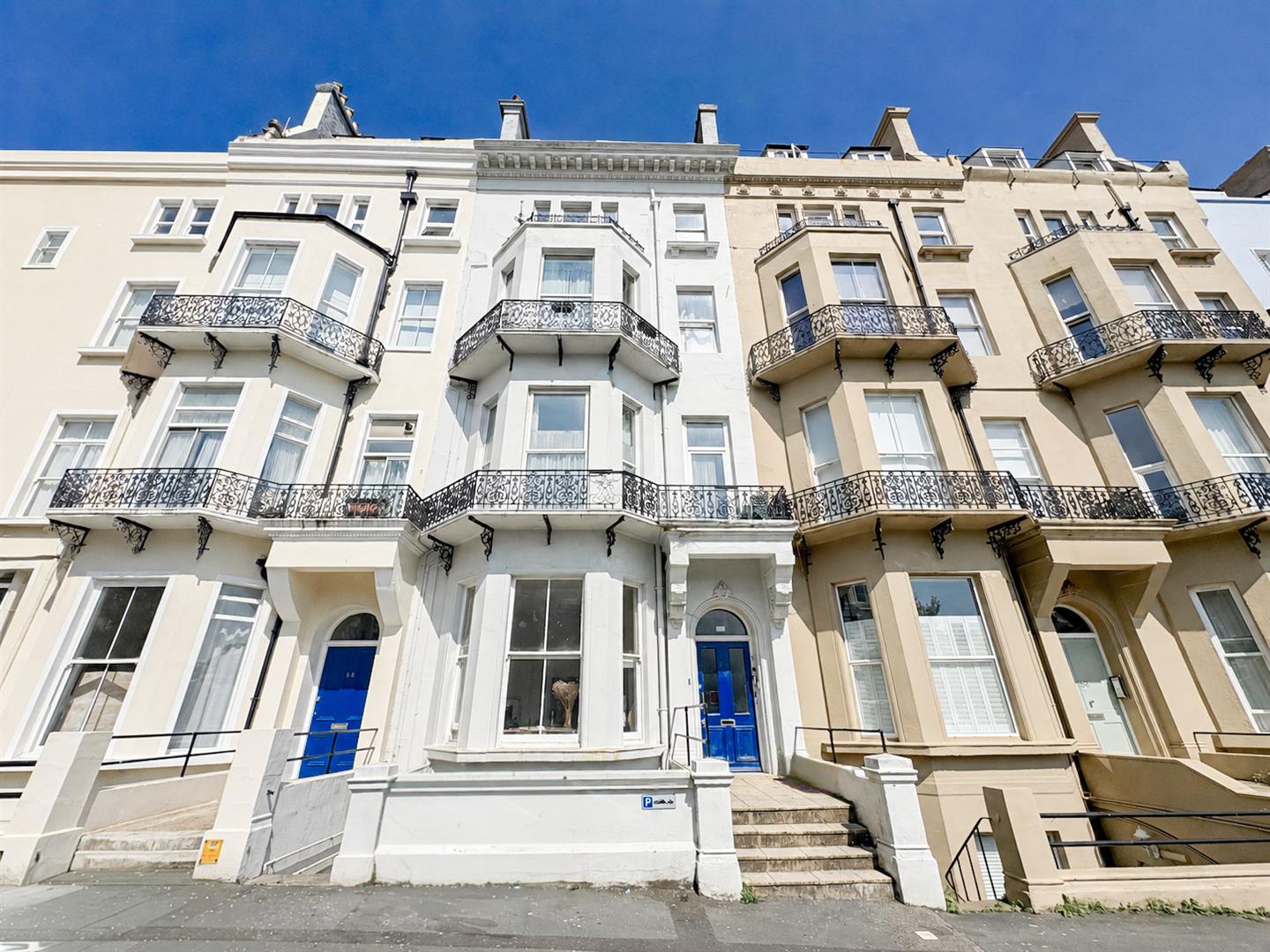 Flat Warrior Square in St Leonards