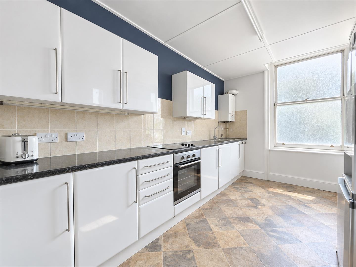 Flat Warrior Square in St Leonards