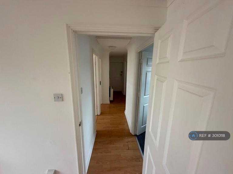 Flat Morland Road in Greater London