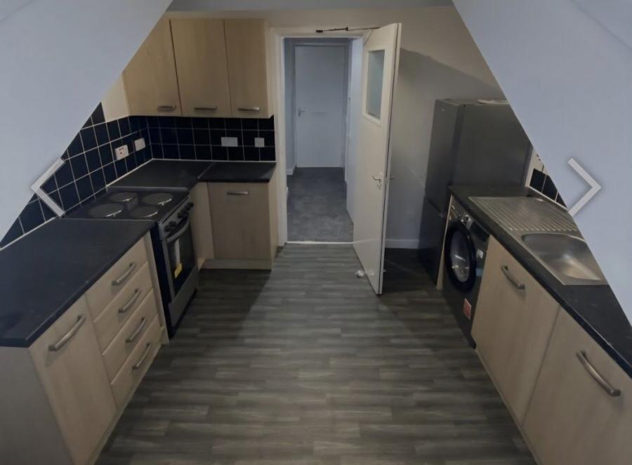 Flat Myrtle Road in Leicester