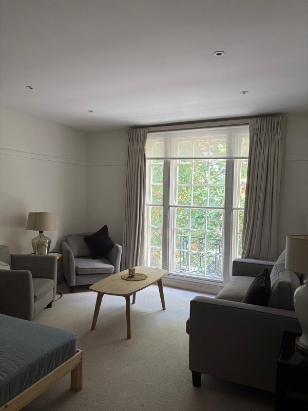 Room Eccleston Place in City of Westminster