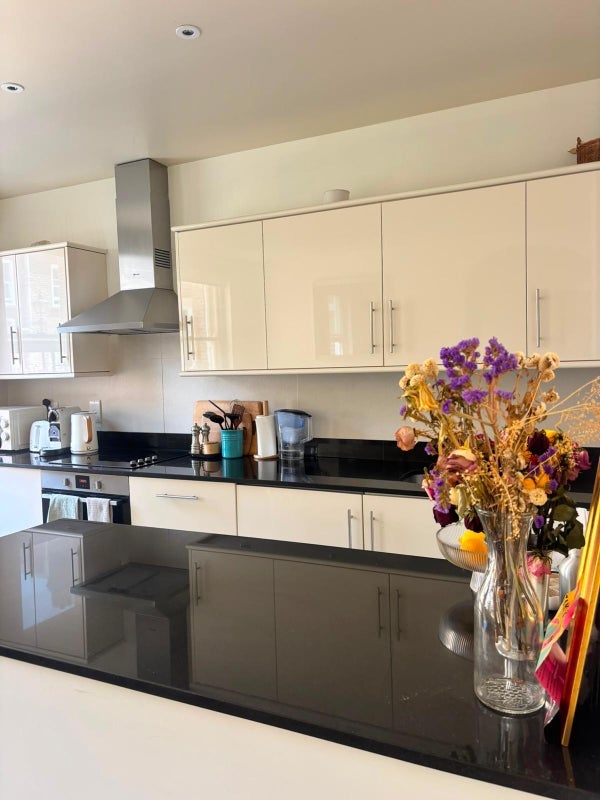 Room Eccleston Place in City of Westminster
