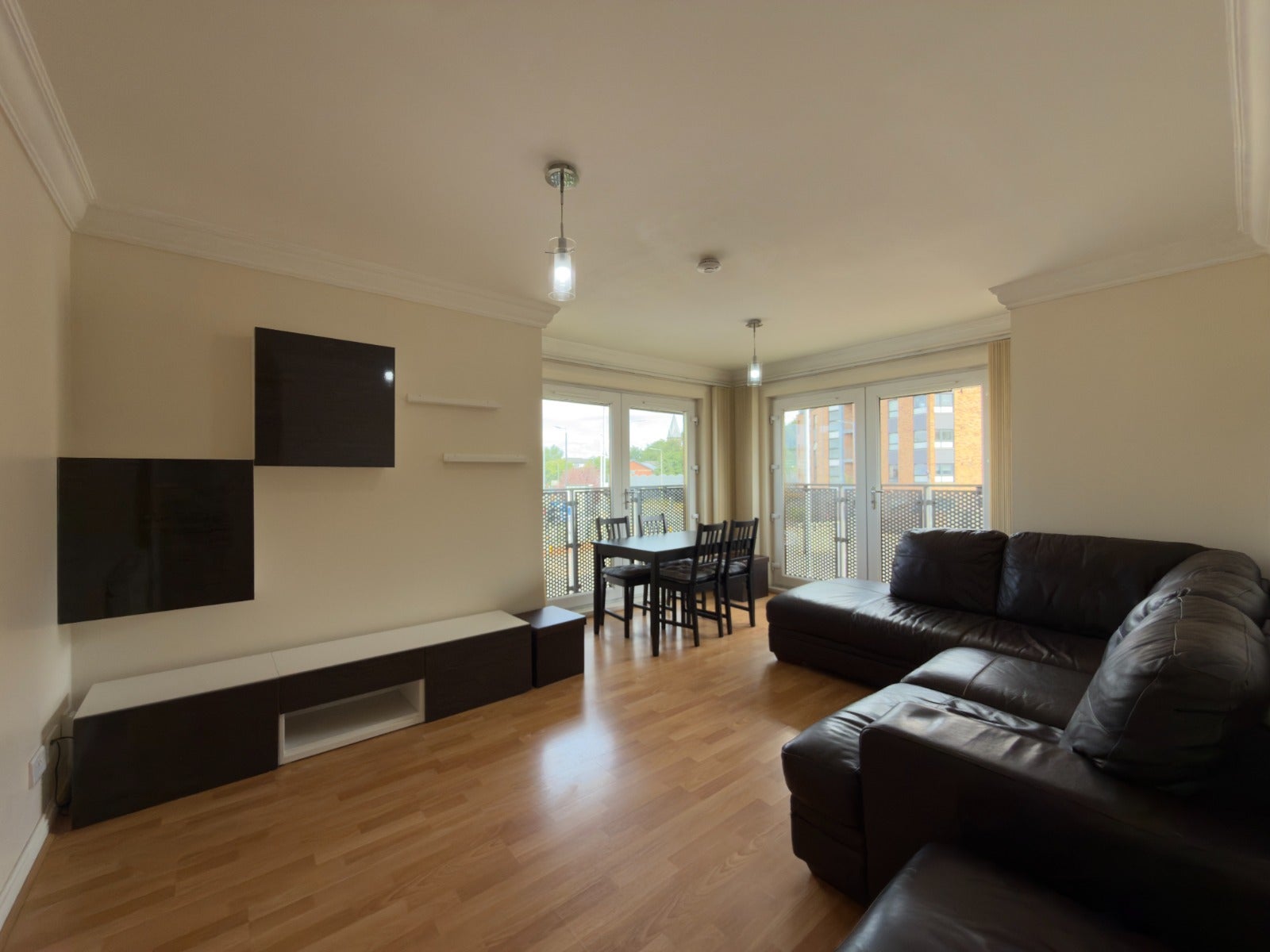 Flat Dawson Road in Glasgow