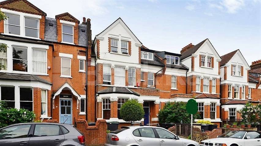 Flat Parkway in Greater London