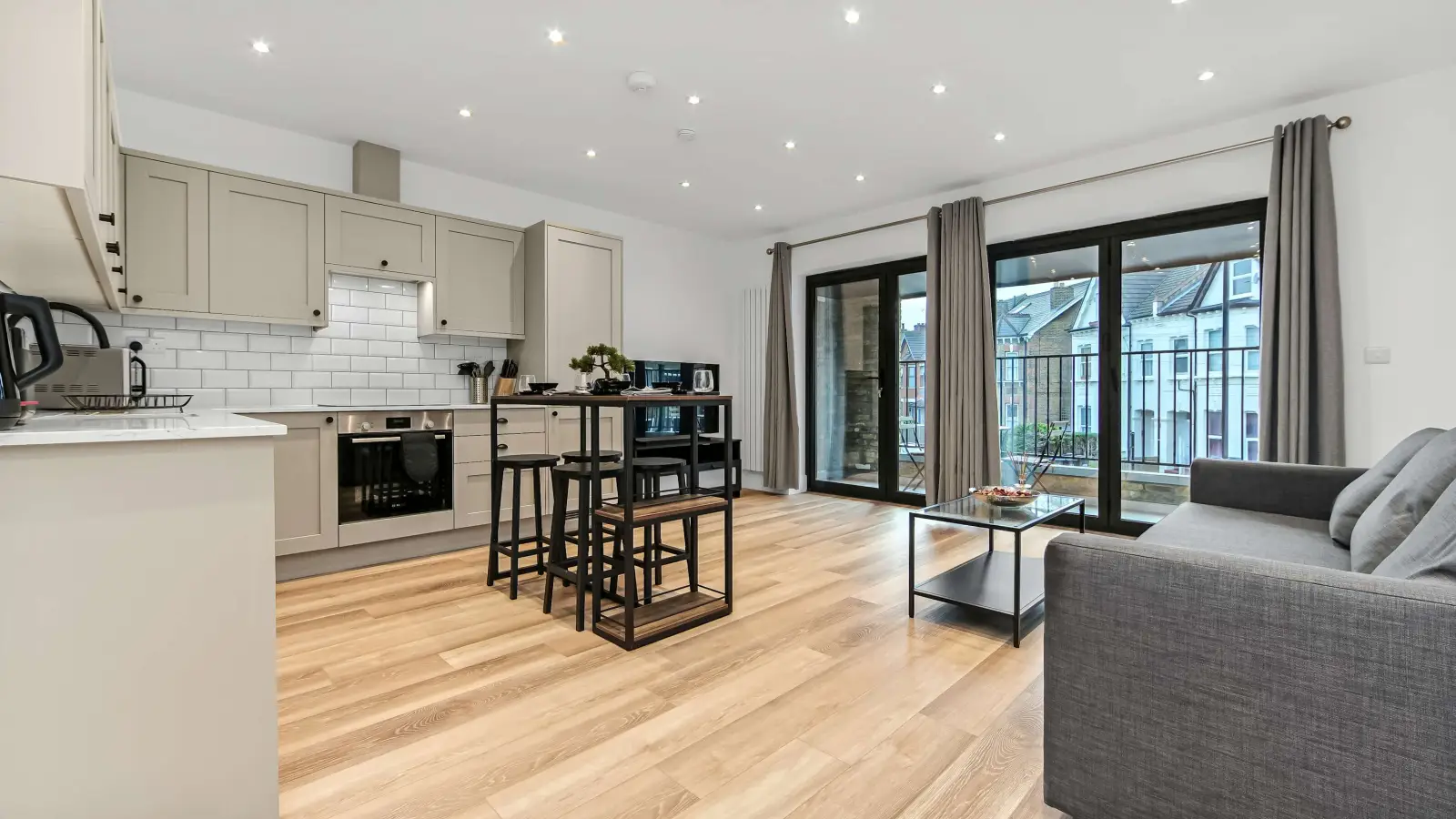 Flat Vincent Road in Greater London
