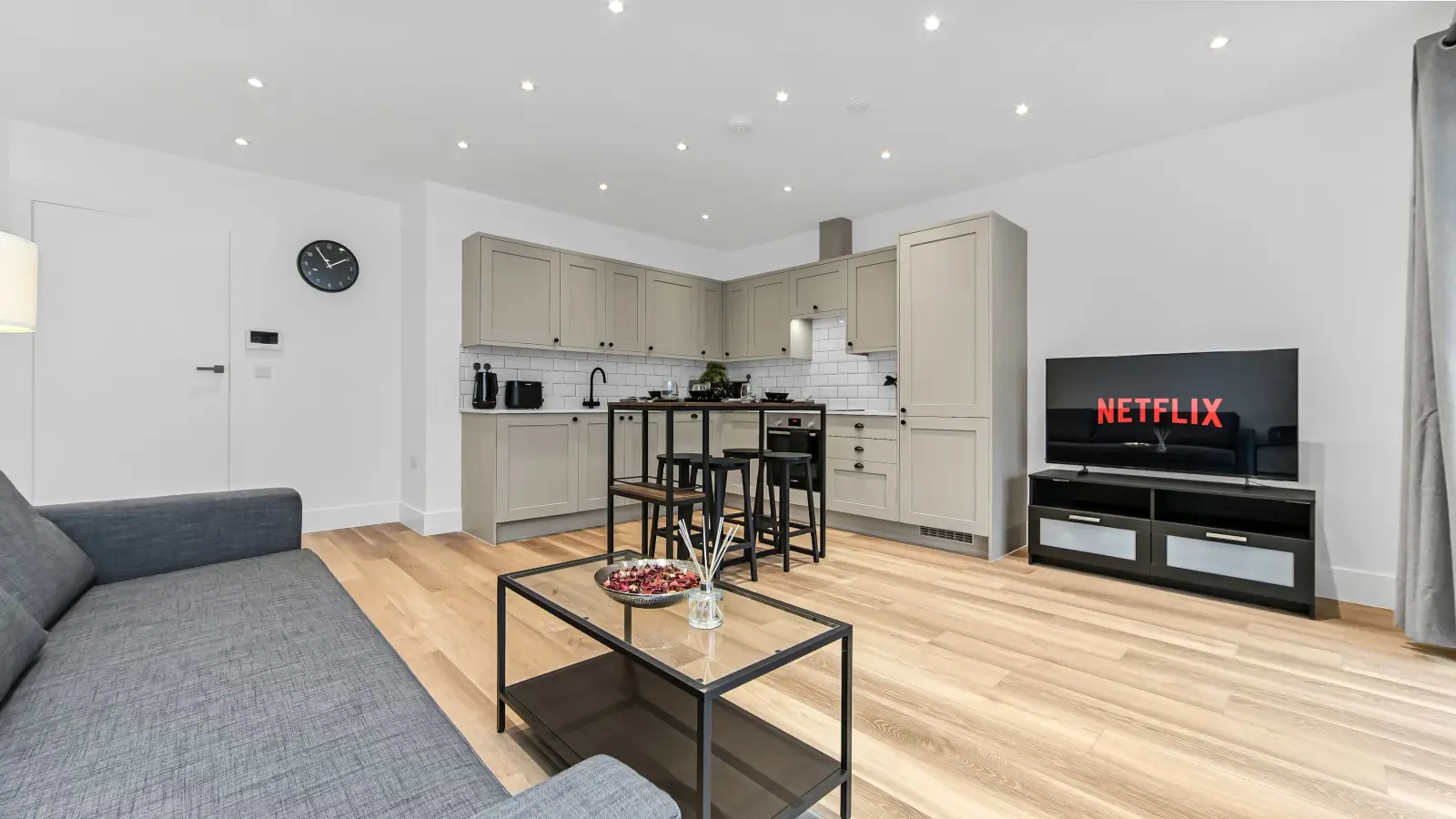 Flat Vincent Road in Greater London