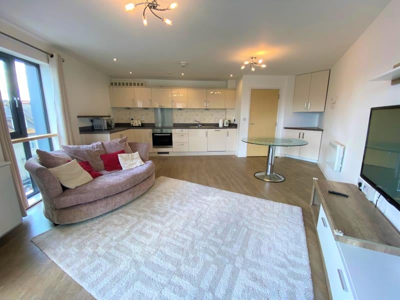 Flat Guildford Road in Woking