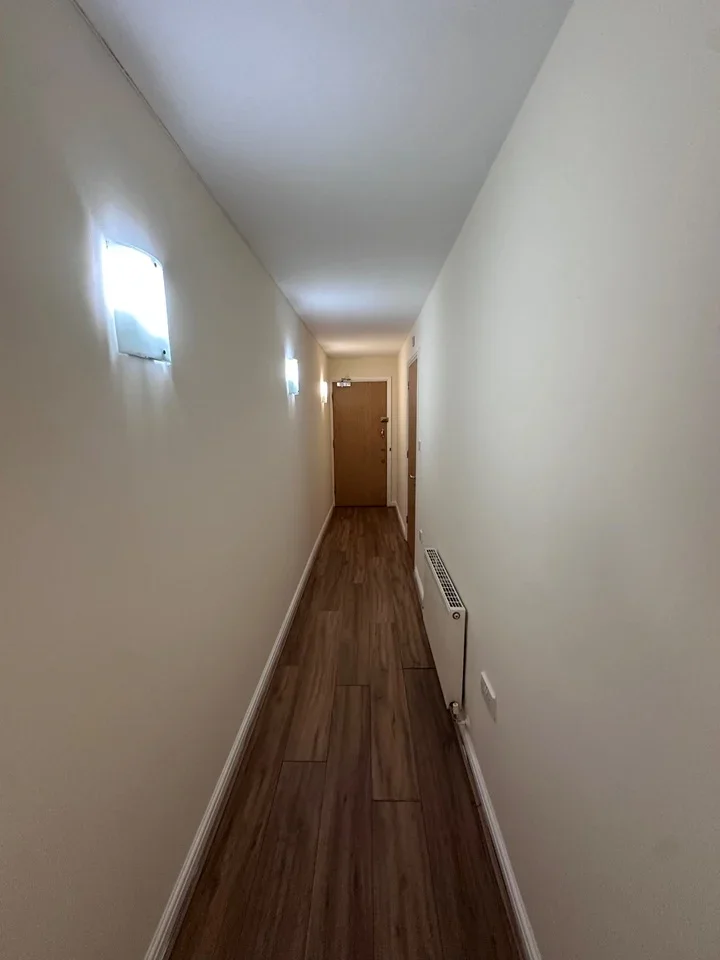 Flat Axon Place in Greater London