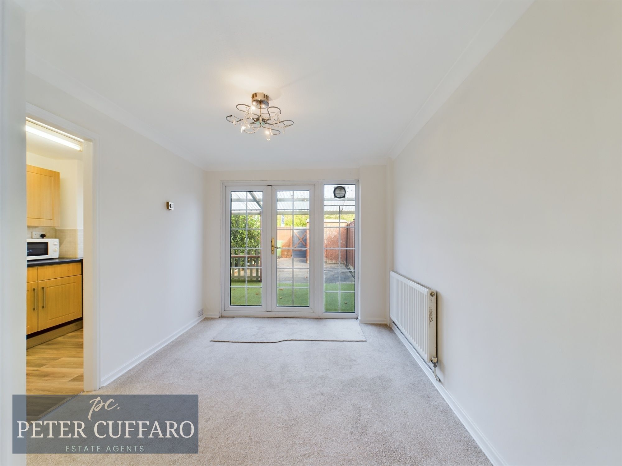 House Glenester Close in Hoddesdon