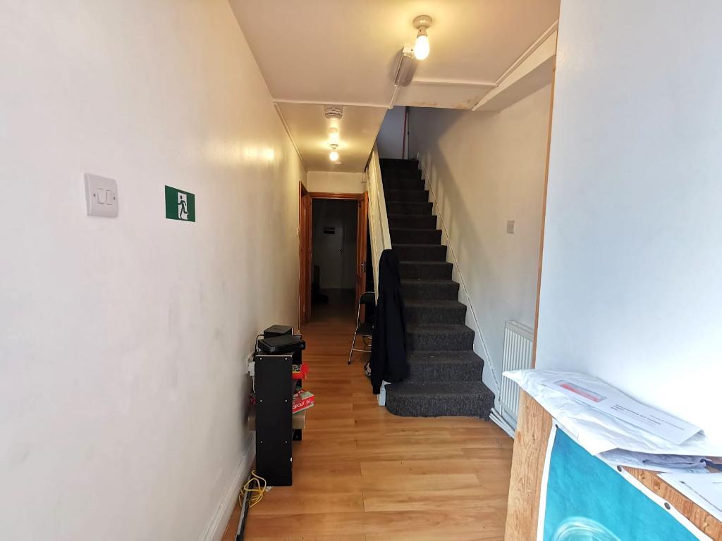Room Rosher Close in Greater London
