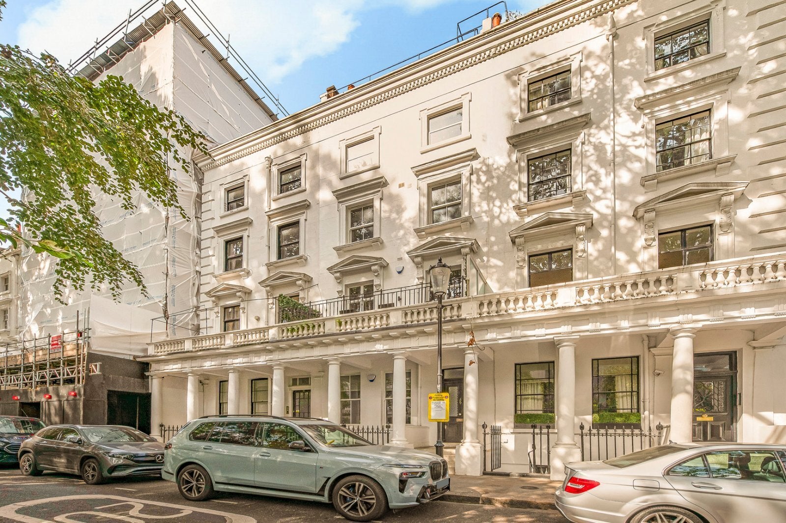 Flat Ovington Square in Greater London
