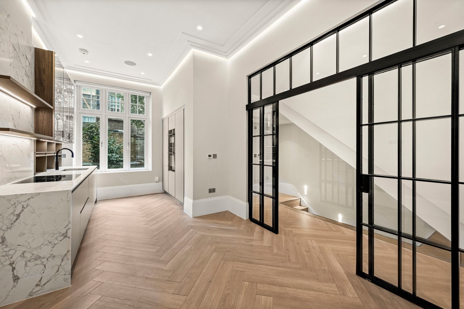 Flat Ovington Square in Greater London